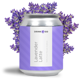 Жестяная баночка Drink2Go Lavender Latte лавандового цвета на фоне веточек лаванды.